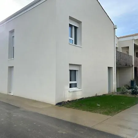 Apartment App 2p Rez De Jardin *